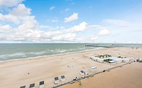 Seaview Apartment For 2 In Ostend